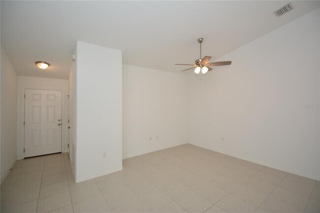 Building Photo - 14 Unimay Ct