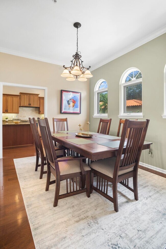 Building Photo - ** OLDE NAPLES ** 3 BED + DEN / 3 BATH - GARAGE - WALK TO BEACH & DOWNTOWN - SHORT TERM RENTAL