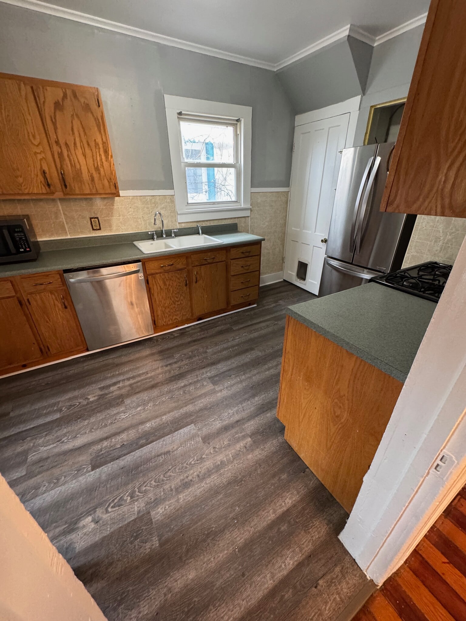 Kitchen - 16 Pine St