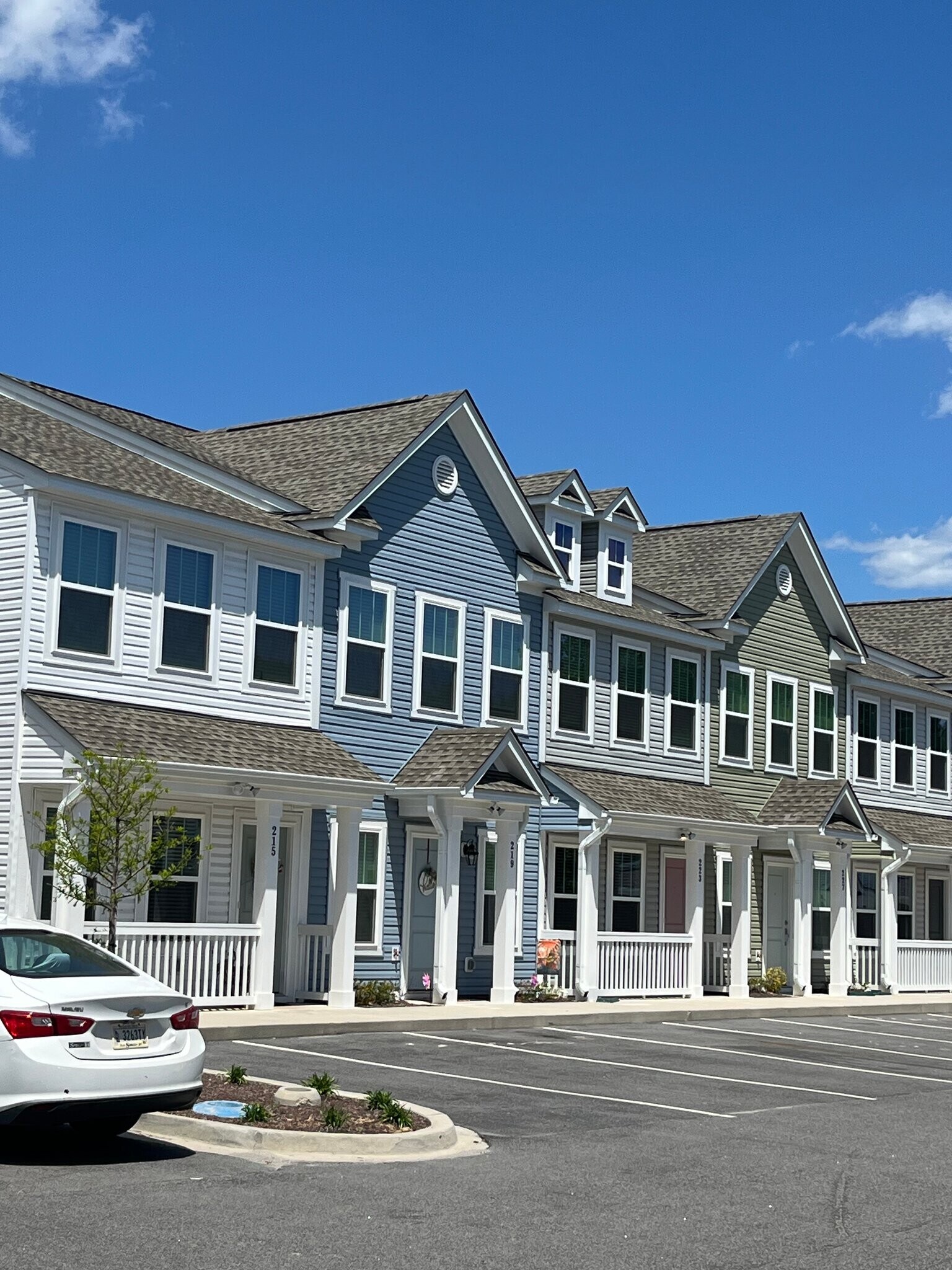 Building Photo - 230 Banbury Ln