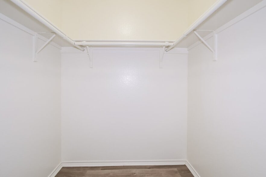 Building Photo - 732 Granite Ridge Dr