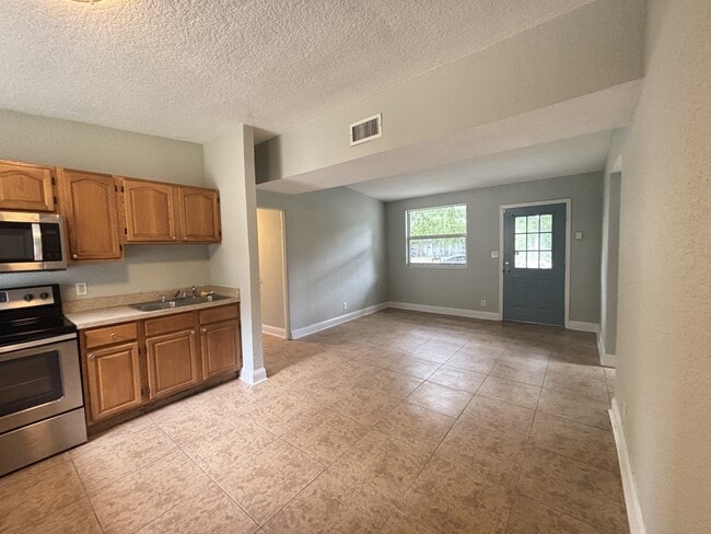 Building Photo - 10615 Biscayne Blvd