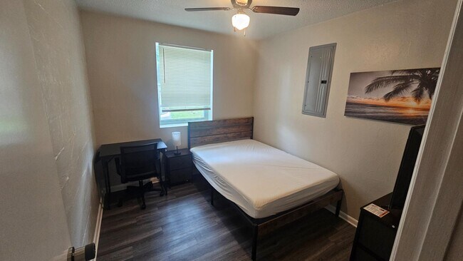 Primary Photo - 1627 Wofford Ave