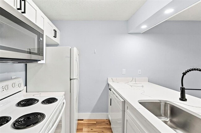 Building Photo - 380 N Bayshore Blvd
