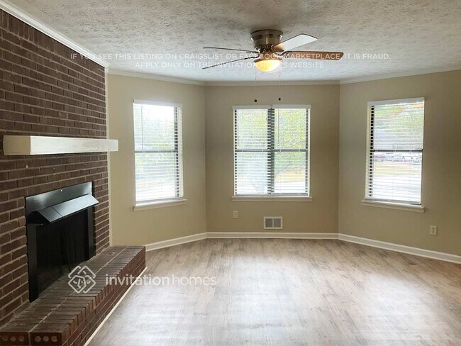 Building Photo - 3364 Dearwood Dr SW