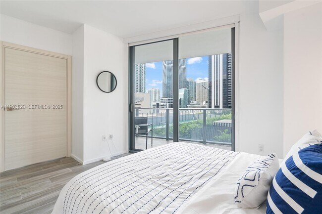 Building Photo - 801 S Miami Ave