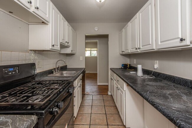 Building Photo - 104 Glen Garry Rd