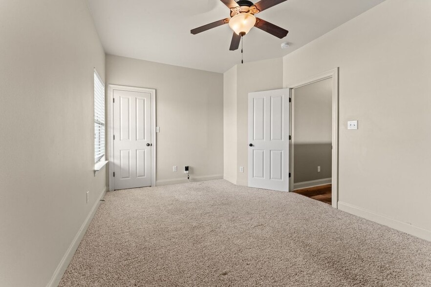 Building Photo - 18642 Lake Harbor Ln