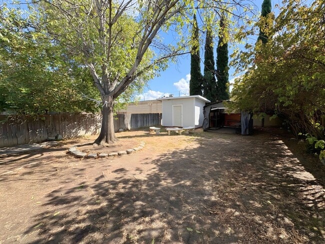 Building Photo - 8186-8188 Zinnia Place