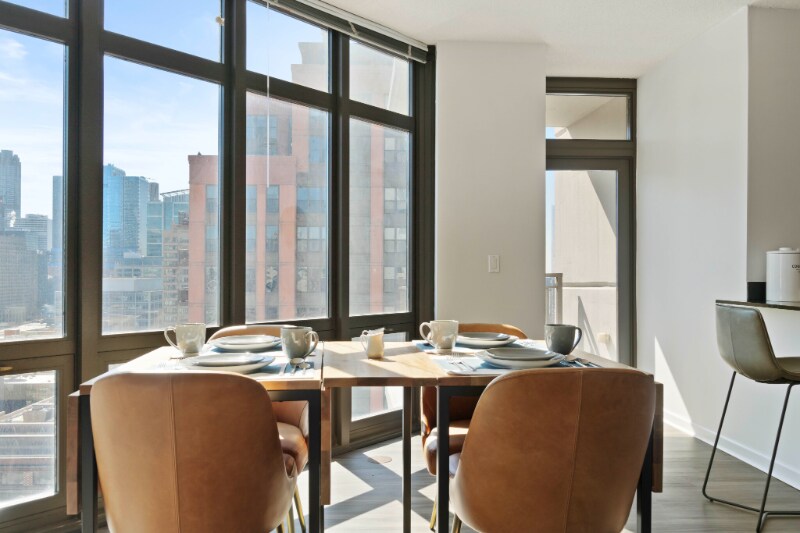 Building Photo - 355 N Jefferson St