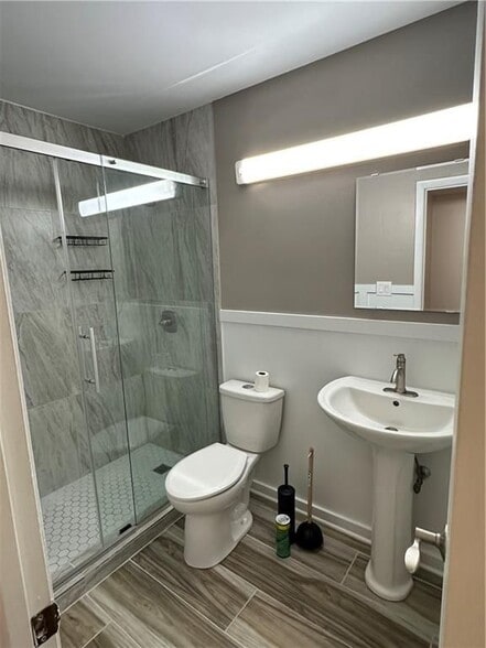 Building Photo - 303 River Run Dr