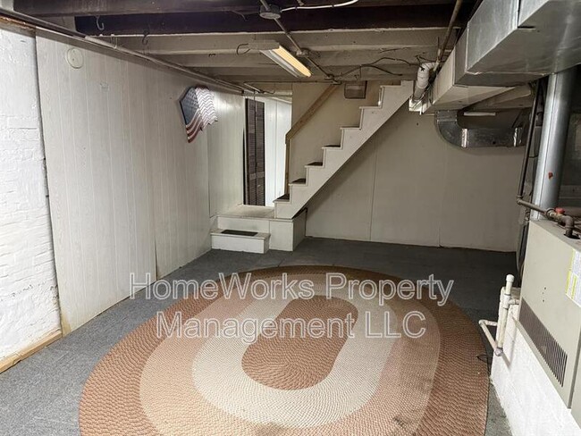 Building Photo - 1139 Hull St