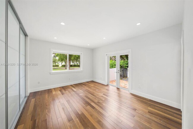 Building Photo - 5510 Orduna Dr