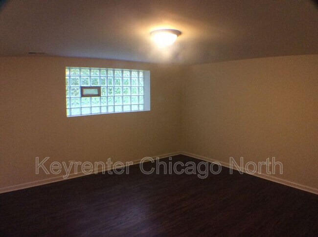 Building Photo - 6052 N Mozart St