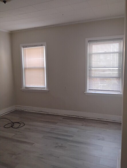 Building Photo - 2546 E Dauphin St