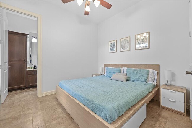Building Photo - 5475 Harvest Oak Landing Dr