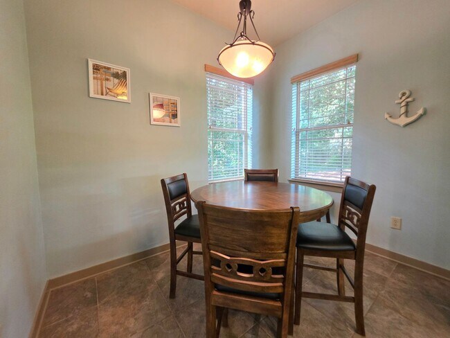 Building Photo - Ground floor 2/2 at The Enclave at Oak Hill