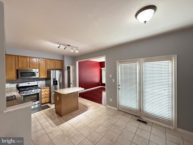Building Photo - 2539 Banshire Dr