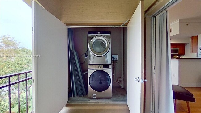 Building Photo - 11631 SW 2nd St