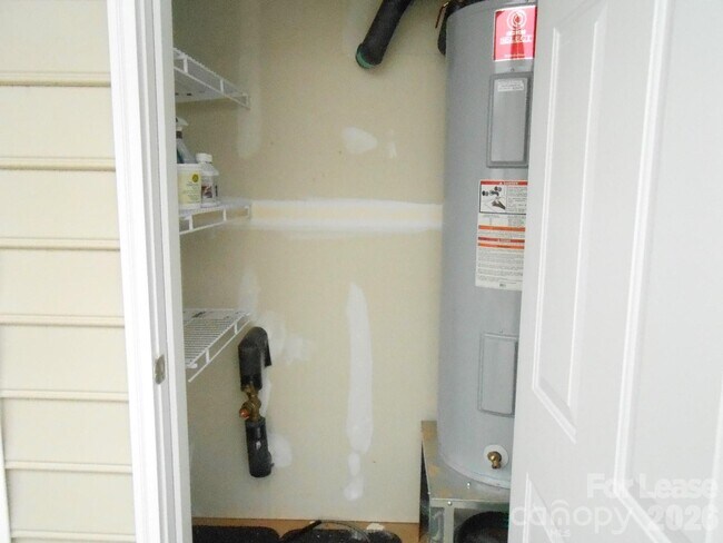 Building Photo - 115 Leyton Loop