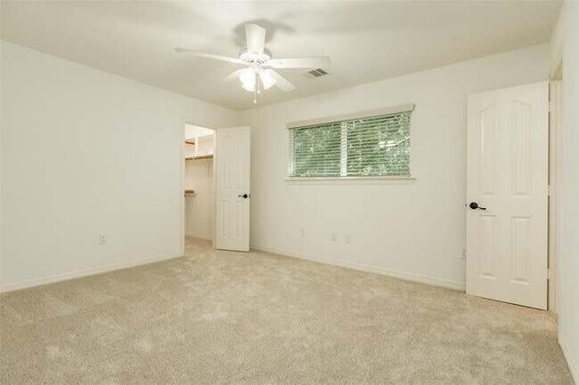 Building Photo - 5807 Boyce Springs Dr