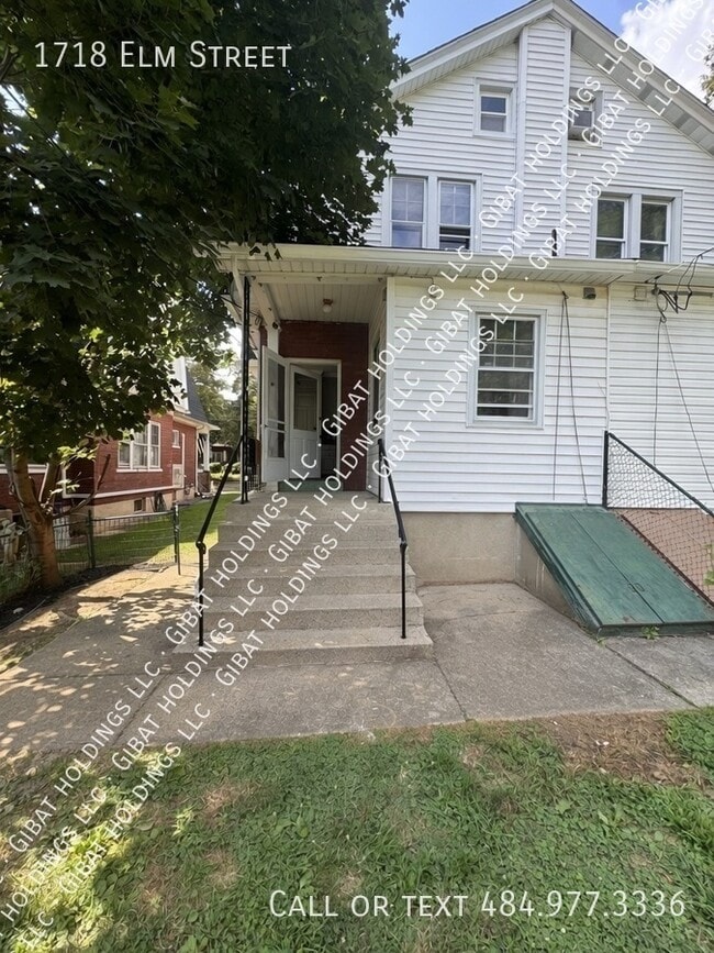 Building Photo - 1718 Elm St