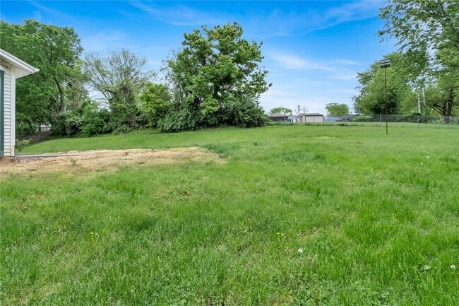 Building Photo - 802 Notre Dame Dr