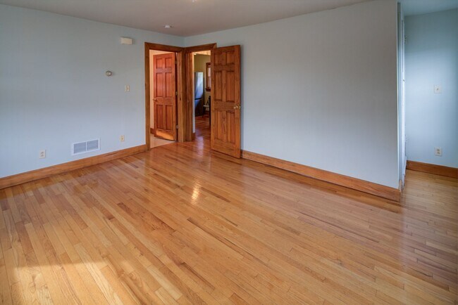 Building Photo - 1657 Elkton Rd