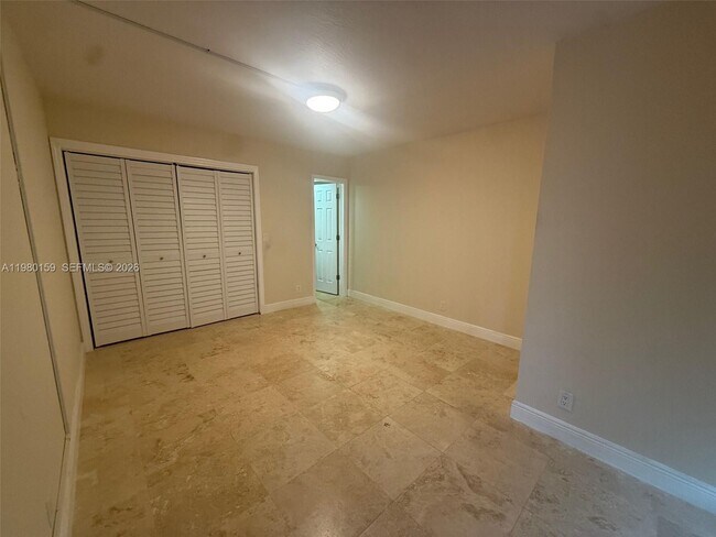 Building Photo - 861 SE 22nd Ave