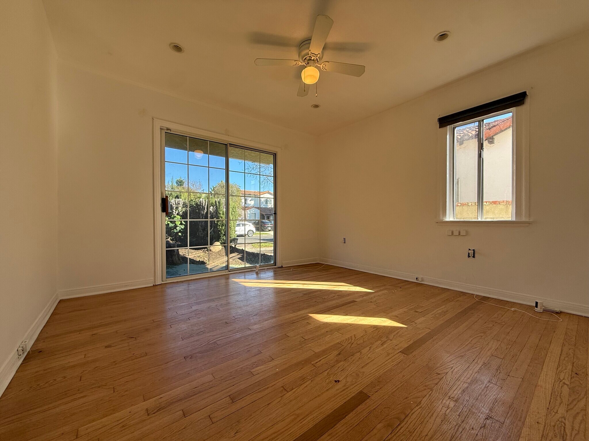 Building Photo - 2217 Selby Ave