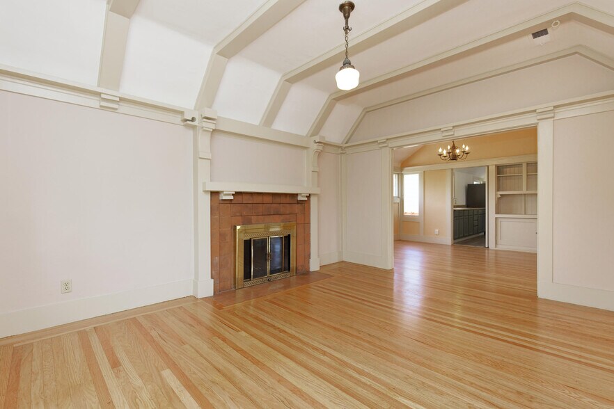 Building Photo - 4102 Terrace St