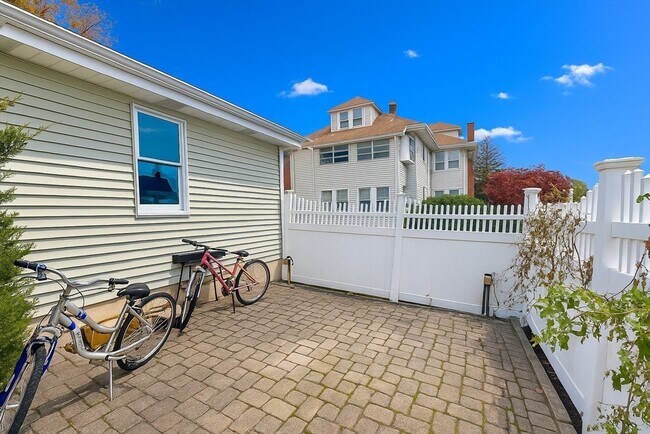 Building Photo - 86 Palfrey Rd