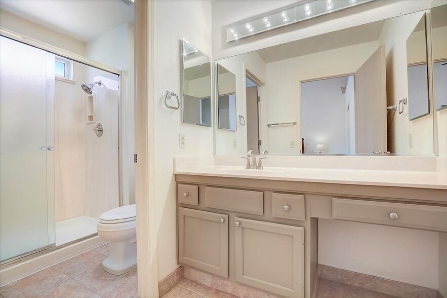 Building Photo - 3013 Sungold Dr