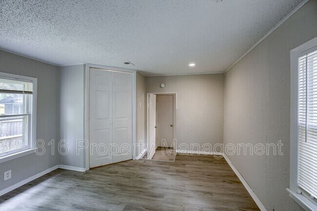 Building Photo - 3914 Jackson Ave