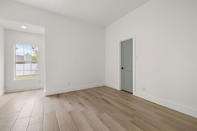 Building Photo - 10418 Doc Holliday Trail