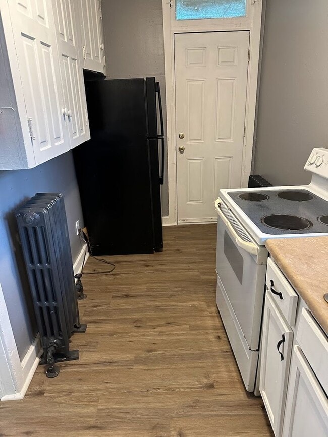 Building Photo - 109 Windsor St