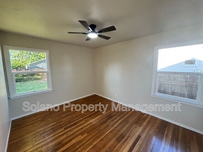 Building Photo - 29 Southwood Dr