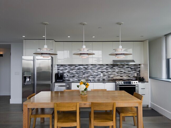 Building Photo - 50 DEY St