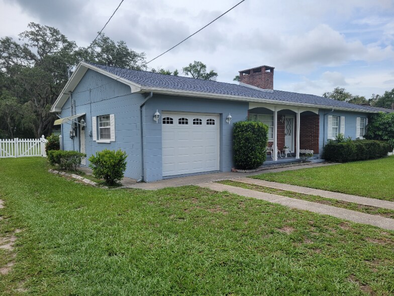Building Photo - 7105 N 53rd St