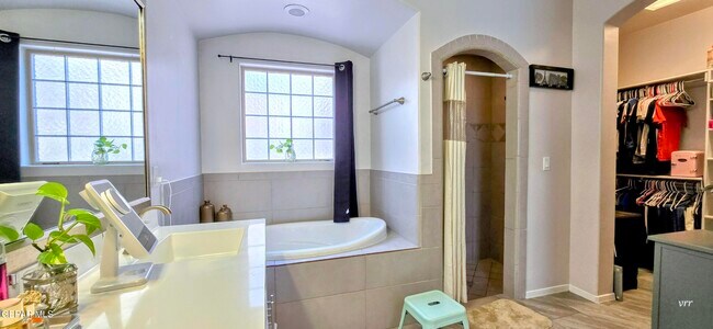 Building Photo - 683 Codford