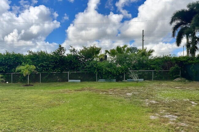 Building Photo - 1892 SW Biltmore St