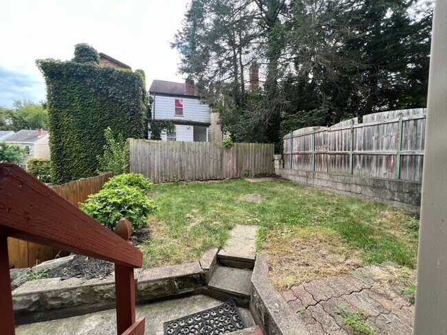 Building Photo - 3 Bedroom Home for Rent