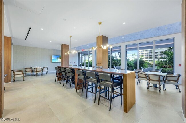 Building Photo - 260 Seaview Ct