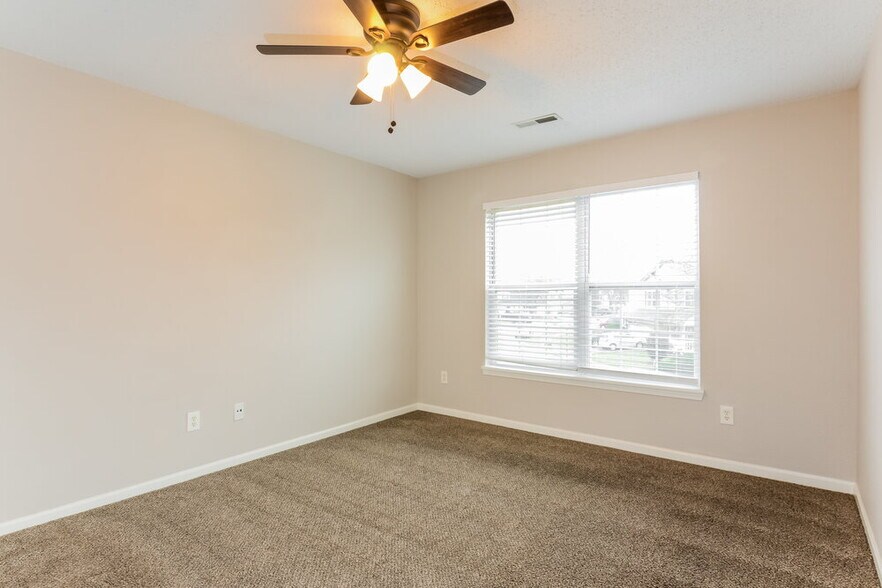 Building Photo - 4650 Whitview Ln