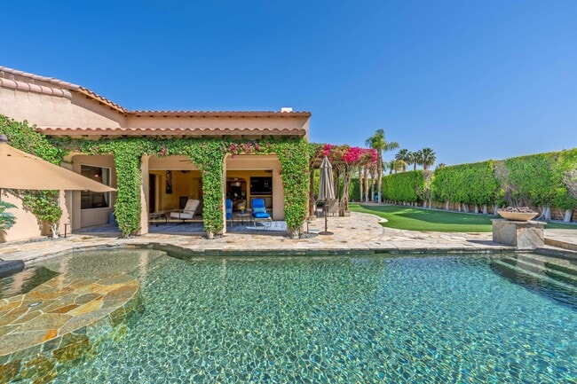 Primary Photo - 40294 Rancho Palmeras