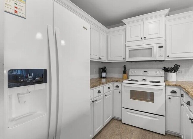 Building Photo - 485 Gulf Shore Dr