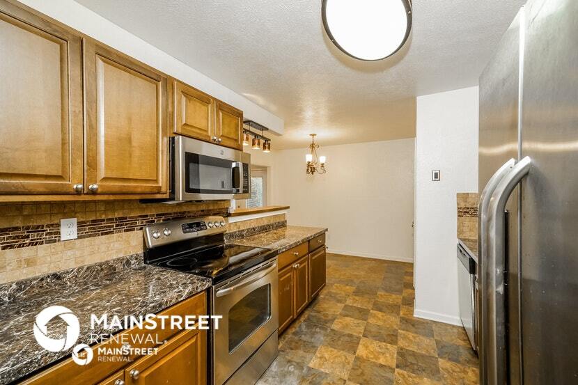 Building Photo - 2850 Canary Ln