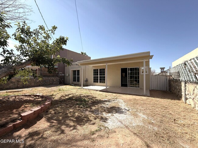 Building Photo - 10405 Ashwood Dr