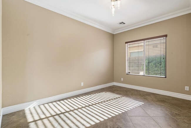 Building Photo - 16809 W Magnolia St