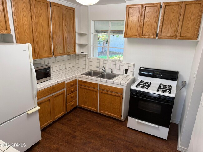 Building Photo - 4014 N 33rd Pl